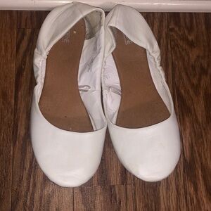 5/$25🤍 white flats